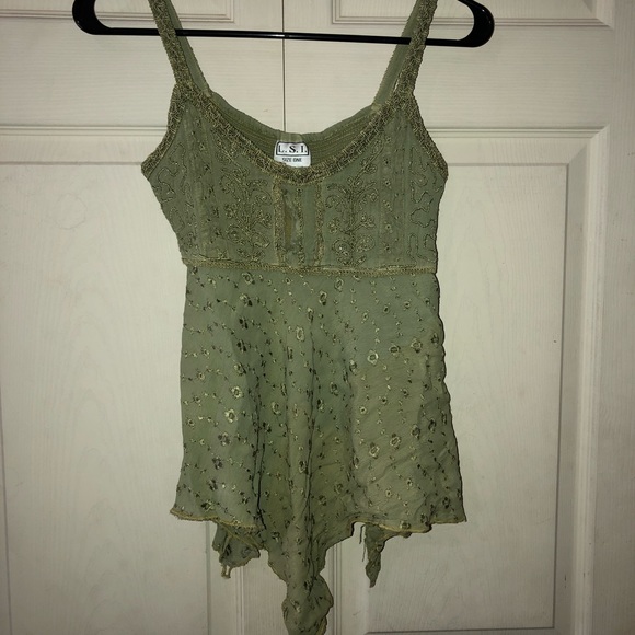 Super Cute Green Detailed Top - Picture 1 of 4